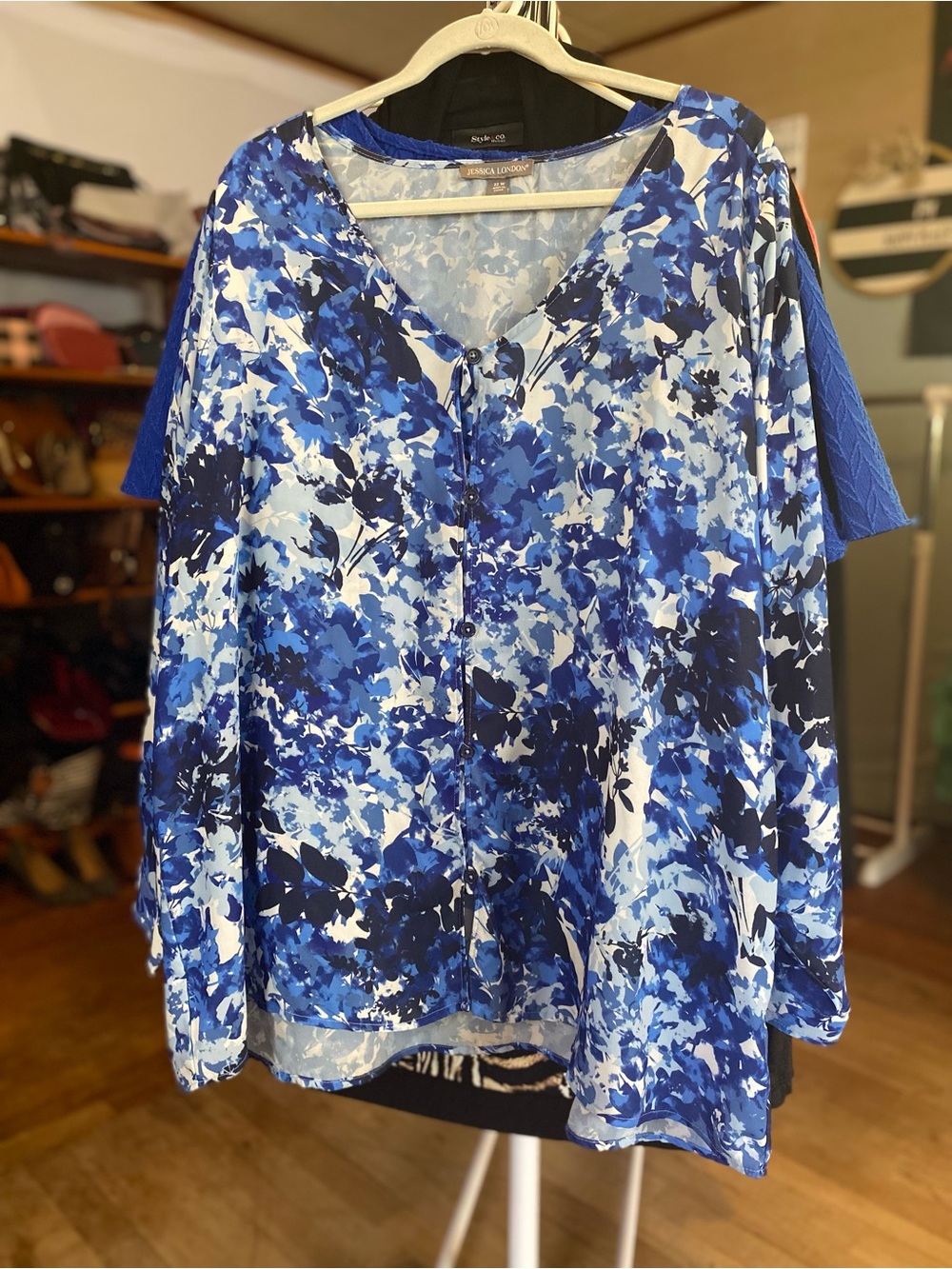 Jessica London Blue and White Abstract Floral Button-Front Blouse